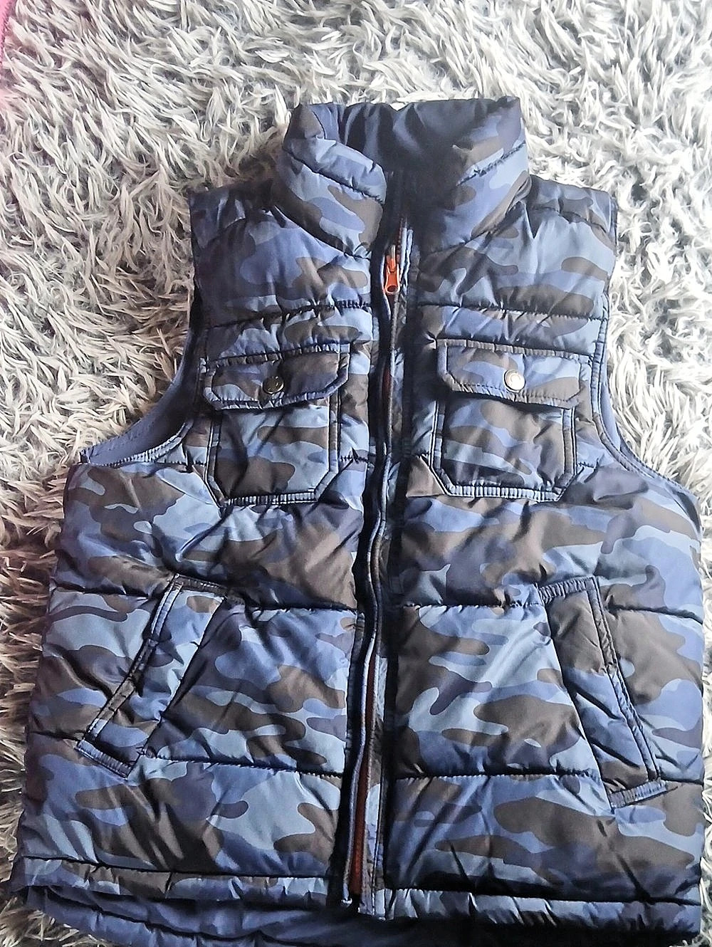 Camo Puffer Vest in Blue & Gray Like New